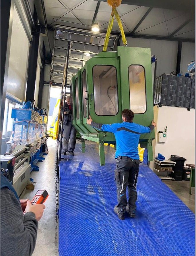 Kellenberger CNC am Kran